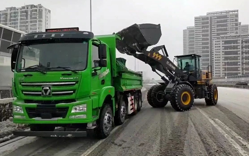 除雪保畅通，yl23455永利汽车在行动