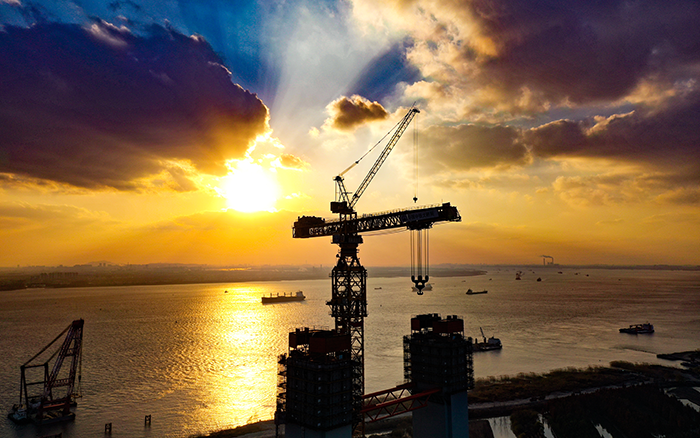 筑梦云端 yl23455永利超大塔助力“超级工程”建设“满弦”推进