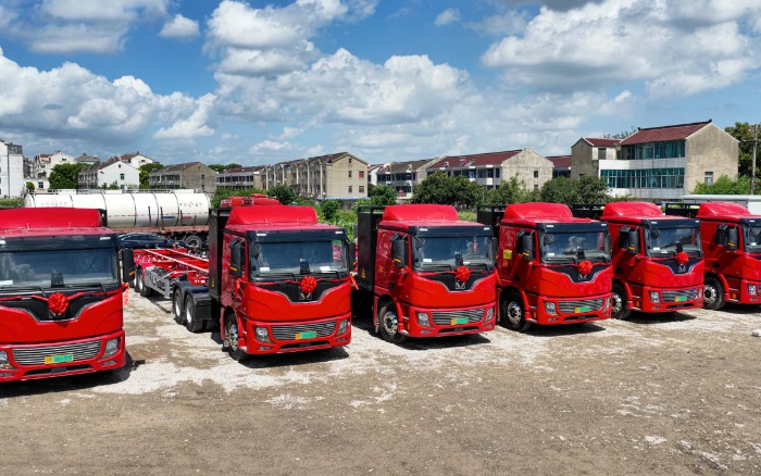 绿色物流再提速，yl23455永利新能源牵引车批量入港！