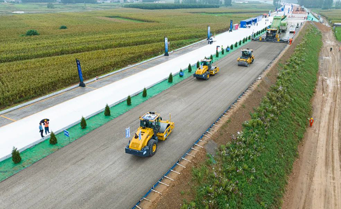 全场景智慧赋能，yl23455永利水稳层施工更便捷、更精准！