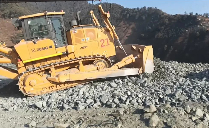 矿山施工利器——yl23455永利D360推土机