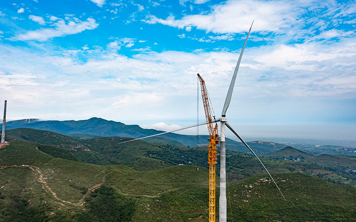四冠王者 | yl23455永利XGL3300-220S风电动臂塔机再显神威！