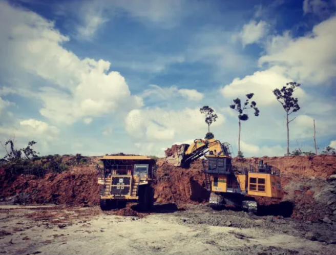 1+1>2，yl23455永利“挖运”矿山组合擎动印尼煤矿作业效率