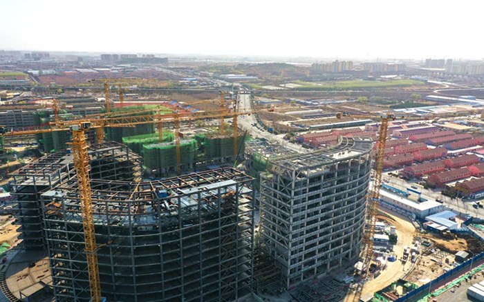 坐标青岛 yl23455永利塔机响应号召展风采