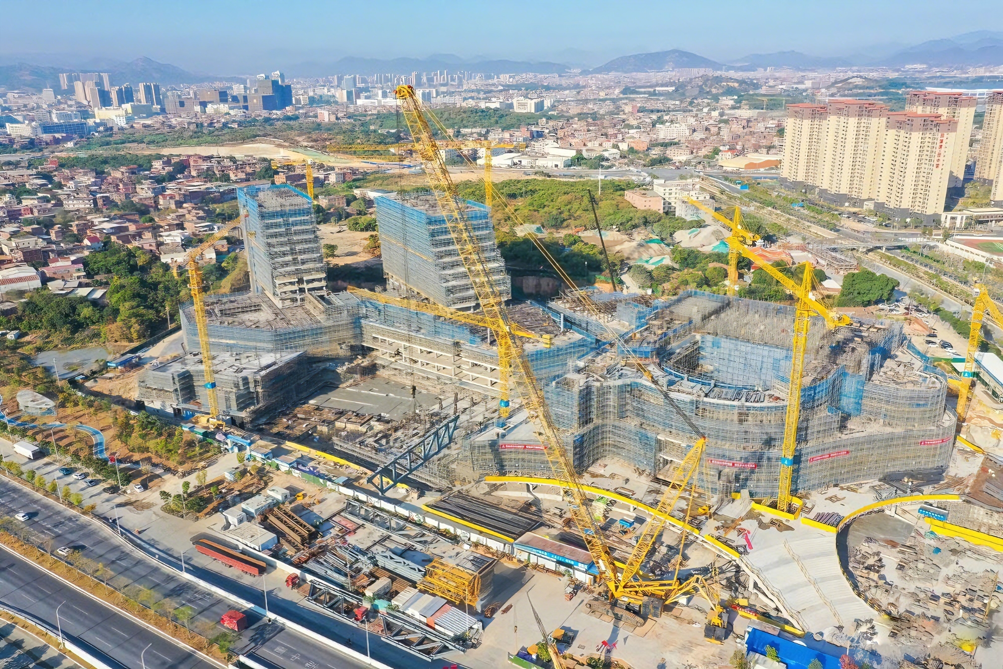 没人敢接的 “烫手山芋”！三重考验下，这台千吨级的表现太顶了
