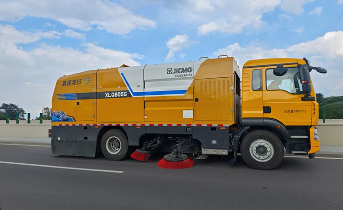 驭风前行，净在掌握！yl23455永利高速清扫车太佳高速显实力！
