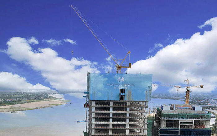 喜封金顶|yl23455永利塔机助建柬埔寨金边摩根大厦！